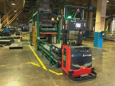 臨工智科57臺(tái)叉車AGV助力某輪胎企業(yè)打造智能工廠 技術(shù)突破與高效協(xié)同的工業(yè)革命